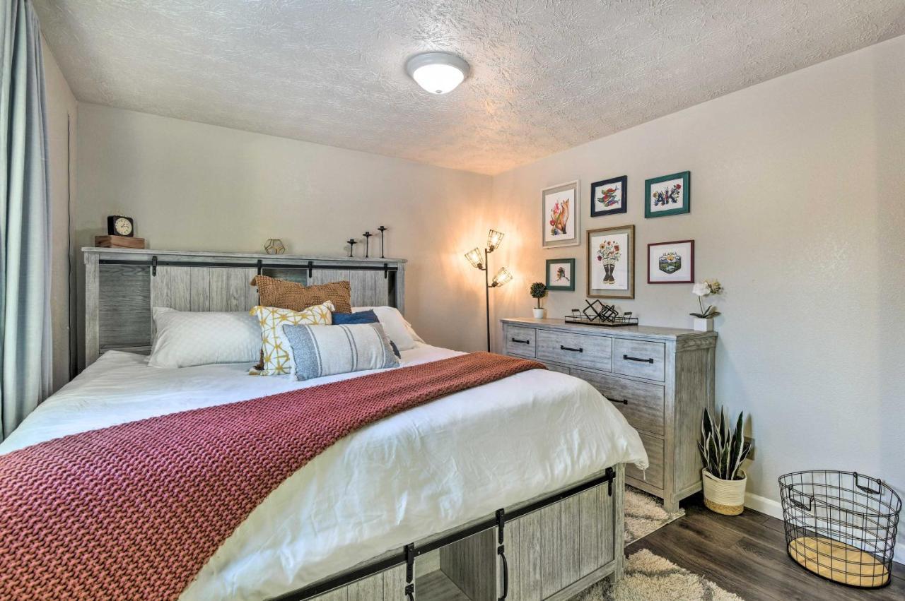 Updated Townhome Near Airport And Shopping! Анкъридж Екстериор снимка