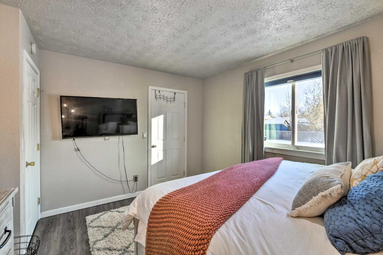 Updated Townhome Near Airport And Shopping! Анкъридж Екстериор снимка