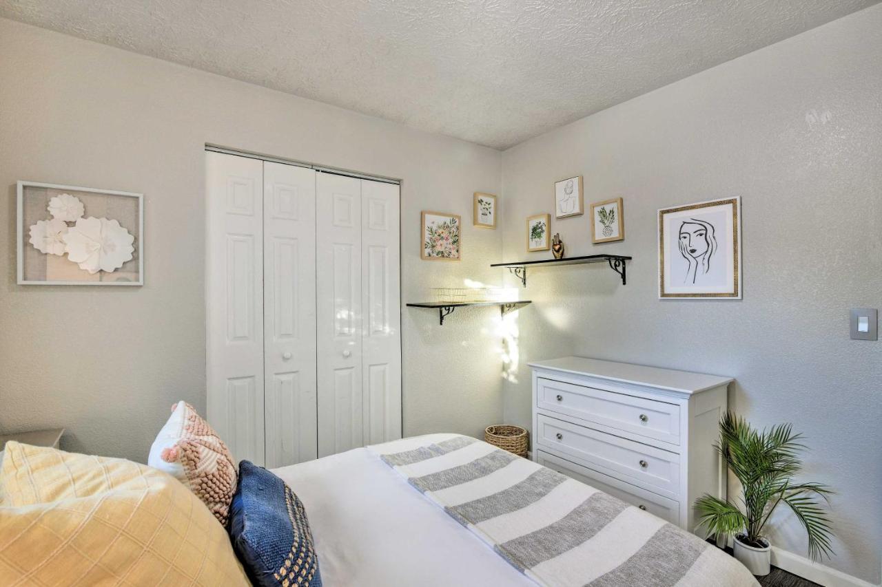 Updated Townhome Near Airport And Shopping! Анкъридж Екстериор снимка