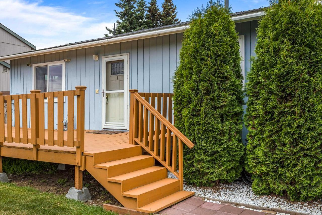 Updated Townhome Near Airport And Shopping! Анкъридж Екстериор снимка