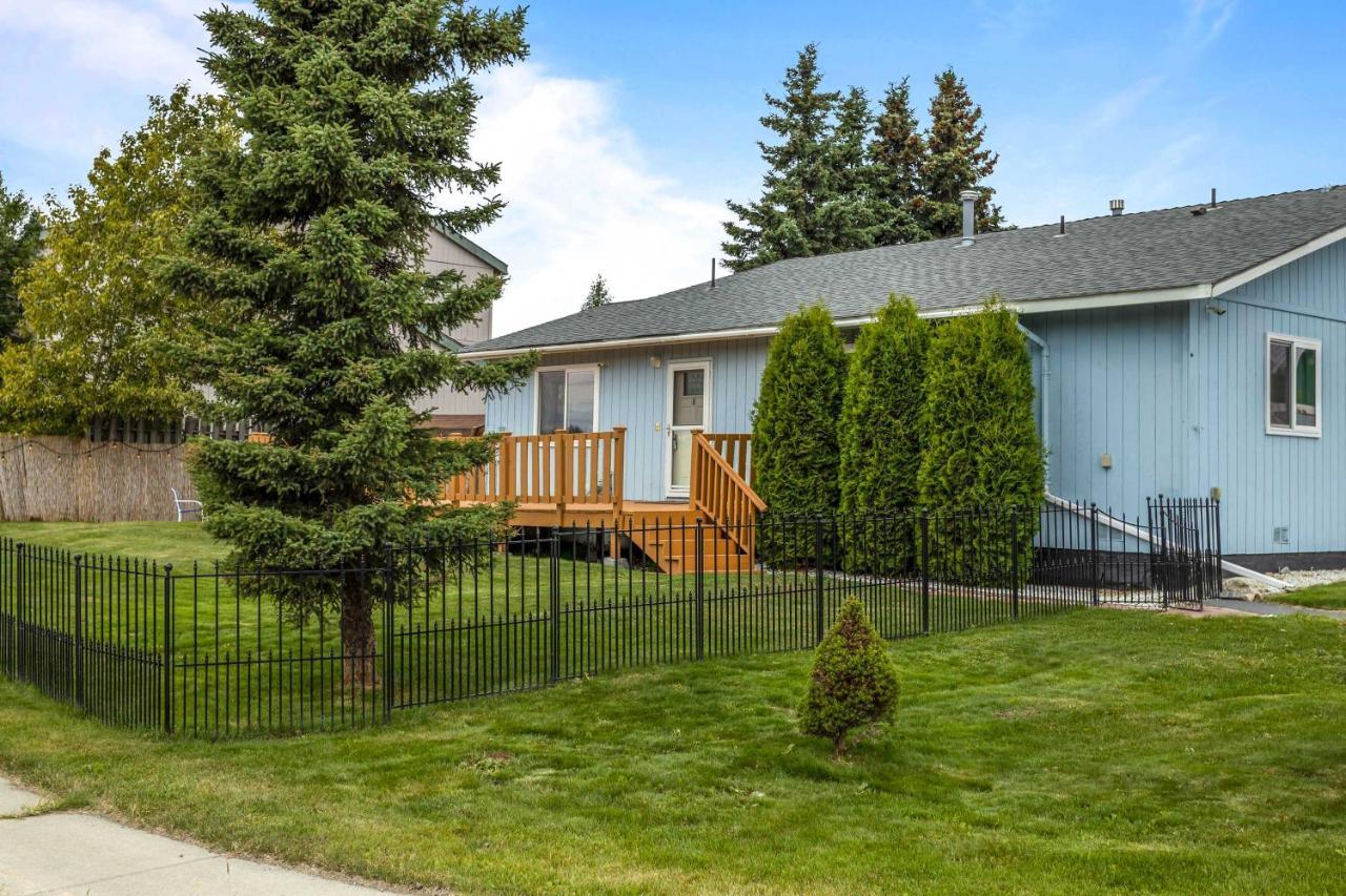 Updated Townhome Near Airport And Shopping! Анкъридж Екстериор снимка