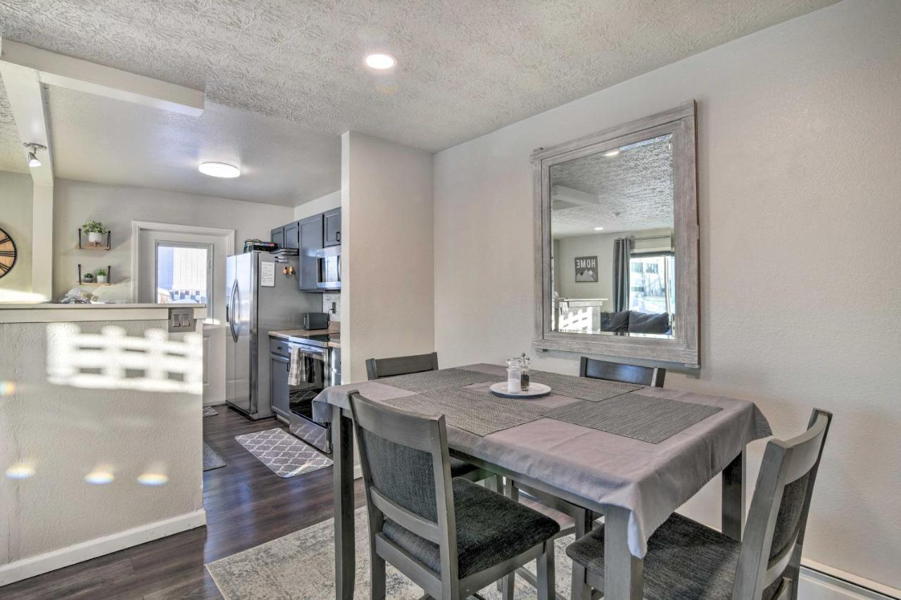 Updated Townhome Near Airport And Shopping! Анкъридж Екстериор снимка